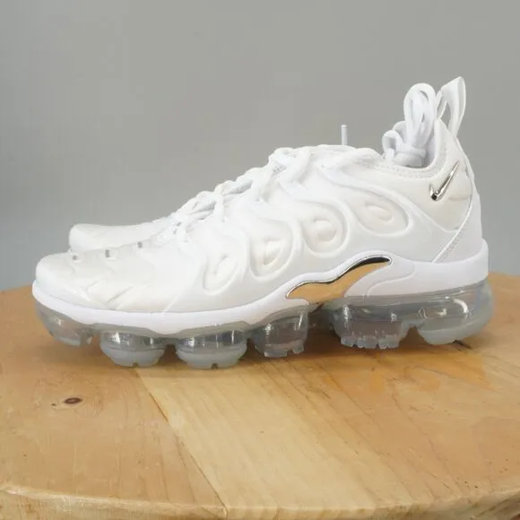 Nike Air Vapormax Plus Womens Size 7 Shoes White Metallic Silver Athletic NWOB