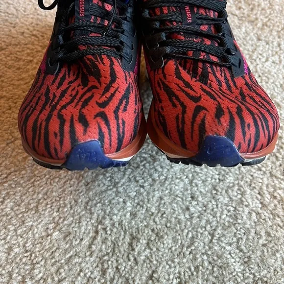 Nike Air Zoom Pegasus 38 women’s running shoe burnt sunrise black red tiger 9.5