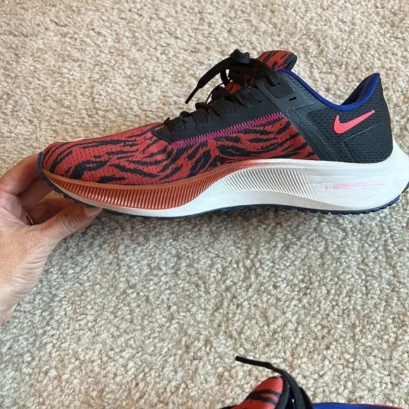 Nike Air Zoom Pegasus 38 women’s running shoe burnt sunrise black red tiger 9.5