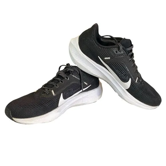 Nike Air Zoom Pegasus 40 PRM Mens 9 Black White FB7179-001 Sports Running FLAW
