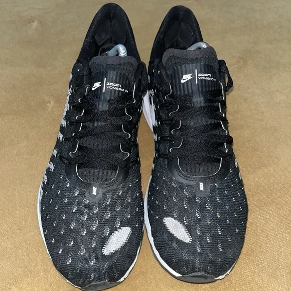 NIKE AIR ZOOM VOMERO 14 MENS RUNNING SHOES BLACK WHITE RARE CK1969-001 Sz 10.5
