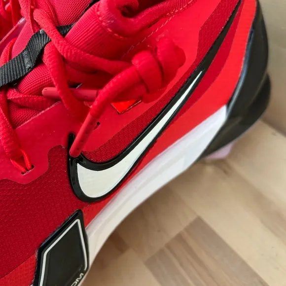 Nike Baswball Red Athletic Men's Shoes size 7