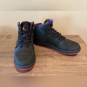 Nike Boys Air Jordan 1 Flight 3 729519-001 Black Basketball Shoes Sneakers Sz 7Y