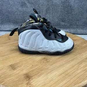 Nike Boys Little Posite One Size 5C Shoes Graffiti Wolf Grey Sneakers 644791-009