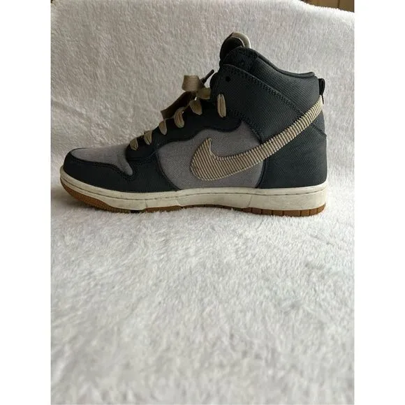 Nike Dunks comfort premium shoes swoosh sporting club grey size 8