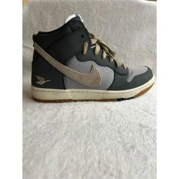Nike Dunks comfort premium shoes swoosh sporting club grey size 8