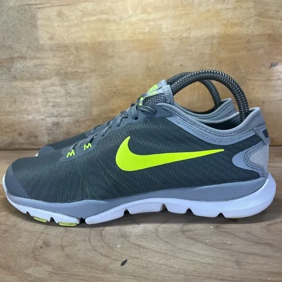 Nike Flex Supreme TR 4 Womens Sz 7 Training Shoes Sneakers Cool Grey 819026-003