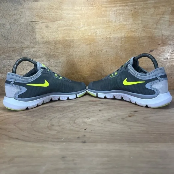 Nike Flex Supreme TR 4 Womens Sz 7 Training Shoes Sneakers Cool Grey 819026-003
