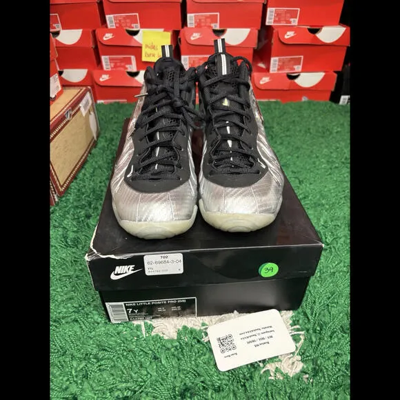 Nike Foamposite Pro GS Youth Sz Size 7Y Shoes Silver Surfer 2018 644792-007
