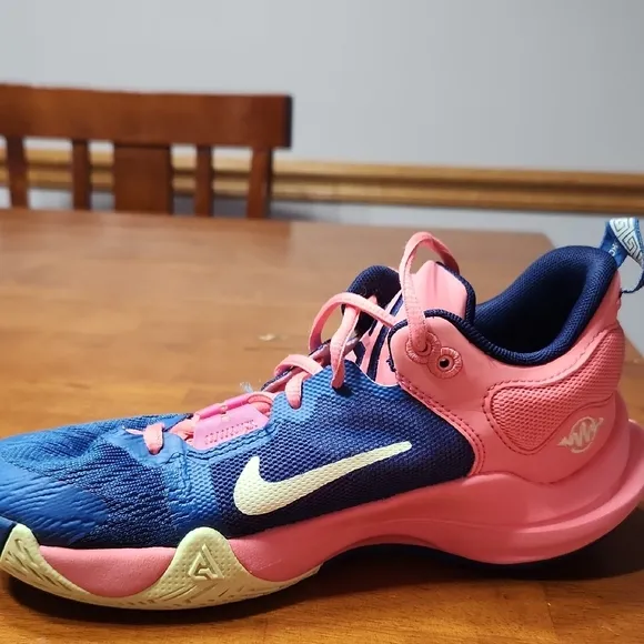 Nike Giannis Immortality 2 The Wonder