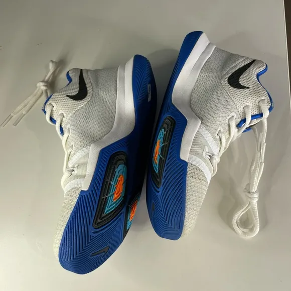 Nike Kyrie 3 869985-102 White Hyper Cobalt Shoes Youth Size 2.5Y Basketball