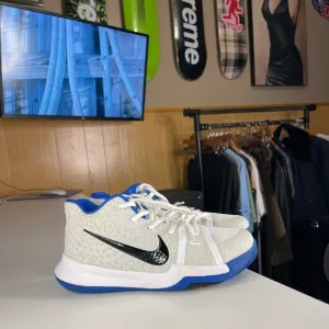 Nike Kyrie 3 869985-102 White Hyper Cobalt Shoes Youth Size 2.5Y Basketball