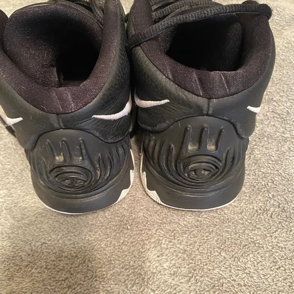 Nike Kyrie 6 Basketball Shoes sz 7 boys