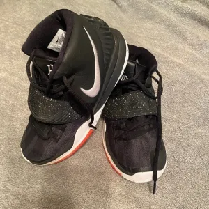 Nike Kyrie 6 Basketball Shoes sz 7 boys