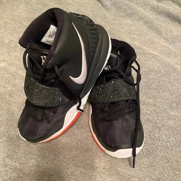 Nike Kyrie 6 Basketball Shoes sz 7 boys