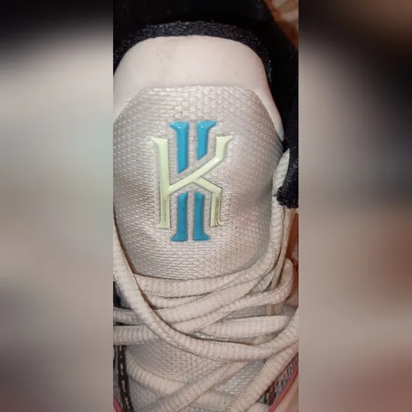 Nike Kyrie 7Pale Ivory Chloride Blue sneakers Men's Size 11
