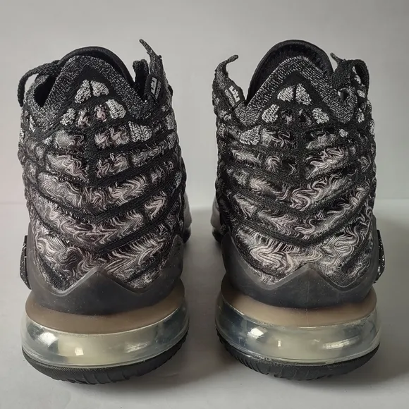 Nike Lebron 17, mint condition!