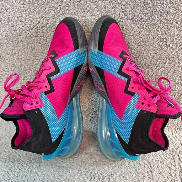 Nike LeBron 18 Low Men's size 9.5 Neon Colorful Basketball athletic Shoes CV7562