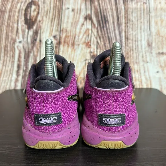 Nike Lebron 20 SE Sneakers Youth Girls Sz 2Y