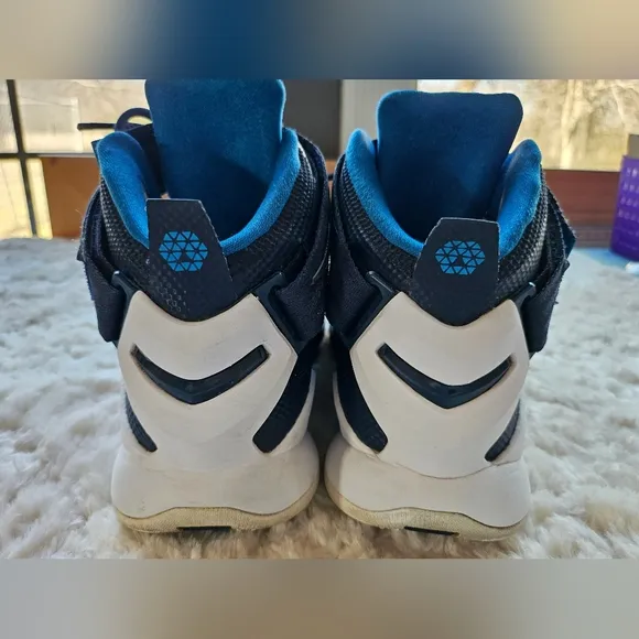 Nike Lebron James Soldier 1x Men's Basketball Shoes, Blue, White, Size 8.5