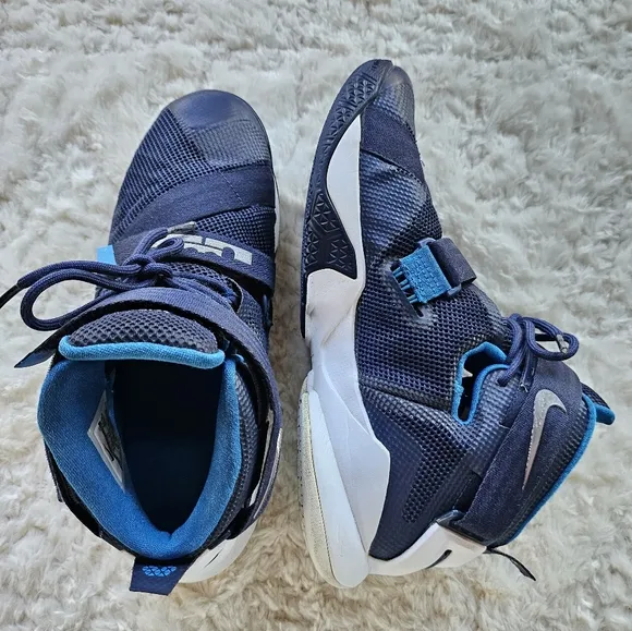 Nike Lebron James Soldier 1x Men's Basketball Shoes, Blue, White, Size 8.5