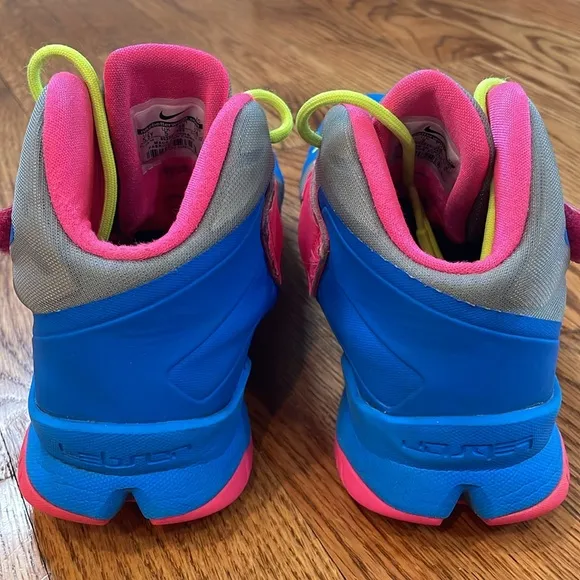 Nike LeBron Soldier 8 PS 'Magnet Grey Volt' Sneakers/Shoes. Size 5.5Y.