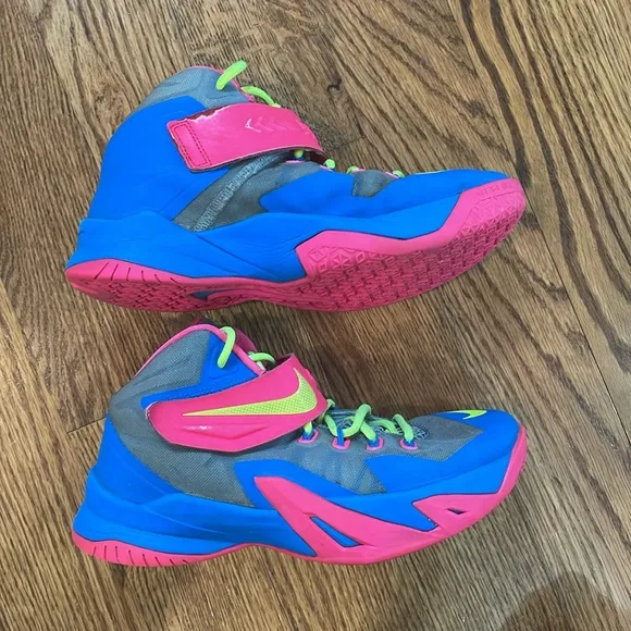 Nike LeBron Soldier 8 PS 'Magnet Grey Volt' Sneakers/Shoes. Size 5.5Y.