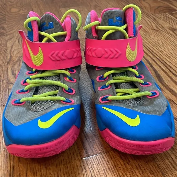 Nike LeBron Soldier 8 PS 'Magnet Grey Volt' Sneakers/Shoes. Size 5.5Y.