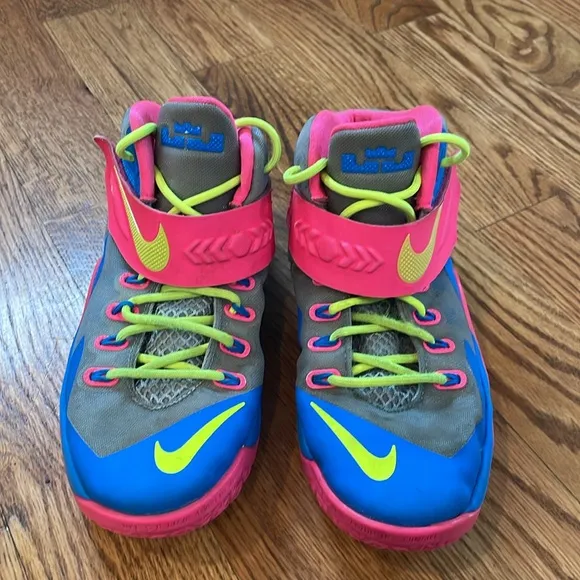 Nike LeBron Soldier 8 PS 'Magnet Grey Volt' Sneakers/Shoes. Size 5.5Y.
