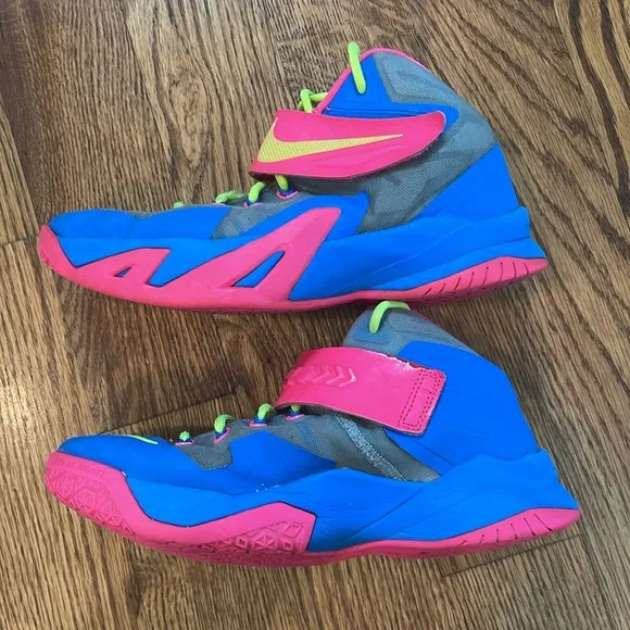 Nike LeBron Soldier 8 PS 'Magnet Grey Volt' Sneakers/Shoes. Size 5.5Y.