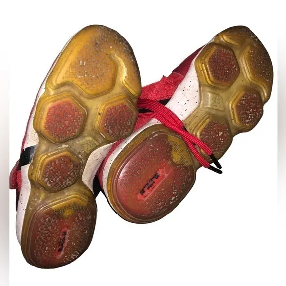 Nike Lebron XIV GS  859468-600  University Red / Black‎ / White US Size 3.5y