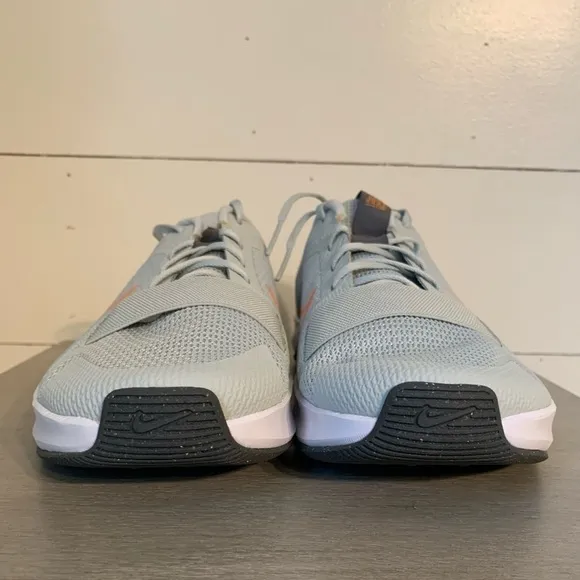 Nike MC Trainer 2 'Grey Bright Mandarin' DM0823-010 Size: 7 Men’s / 8.5 Women’s