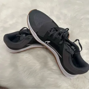 Nike MC Trainer 2 Men's Training Shoes NWOT Size 9.5