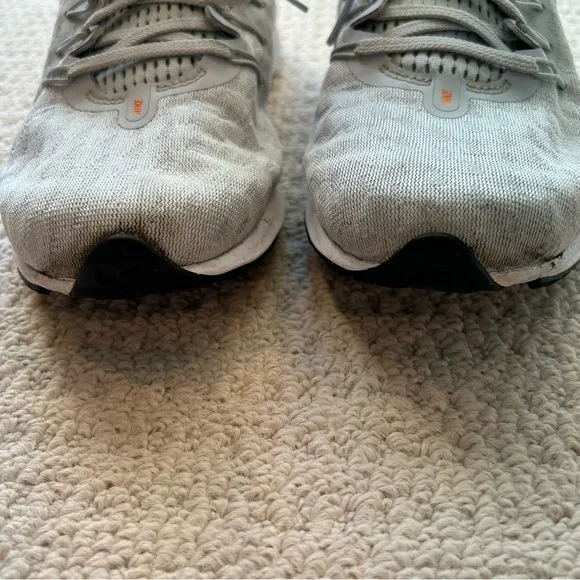 Nike Men’s Air Zoom Vomero 14 Tennis Shoes