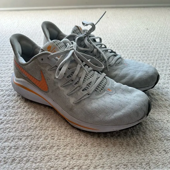 Nike Men’s Air Zoom Vomero 14 Tennis Shoes