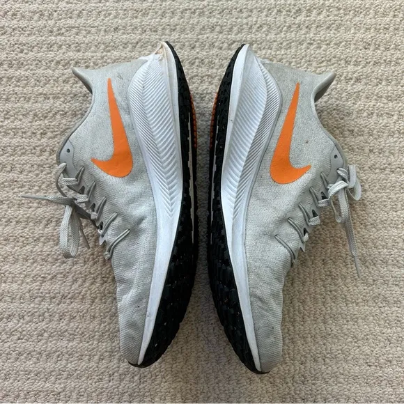 Nike Men’s Air Zoom Vomero 14 Tennis Shoes