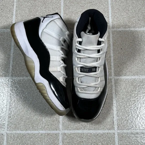 Nike Mens Jordan 11 378037-100 Black White Basketball Sneakers Shoes Size 9