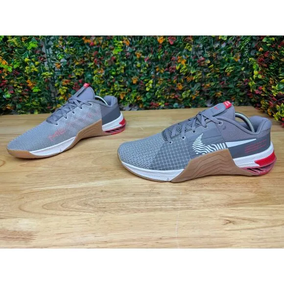 Nike Metcon 8 Training Gym Shoes Pewter Gray Gum Bottoms Light Crimson Men 9 GUC