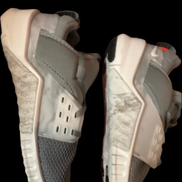 NIKE METCON TRAINERS New WO Tags GREY/WHITE MENS SZ. 10.5 M No visible flaws.