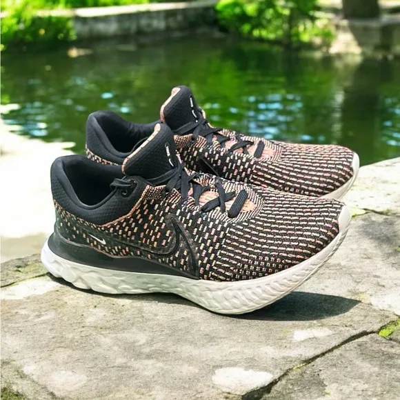 Nike React Infinity Run Flyknit Black, Pink Prime Men’s Sneakers Size 11.5.