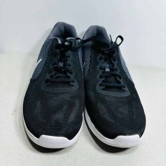 Nike Revolution 3  Mens Black Athletic Running Shoes Sneakers 819300 001  11,5