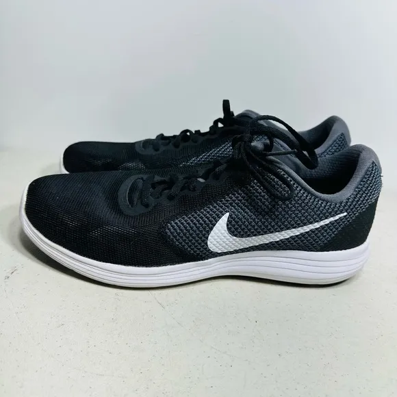 Nike Revolution 3  Mens Black Athletic Running Shoes Sneakers 819300 001  11,5