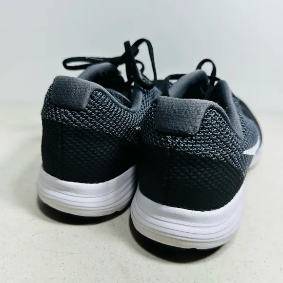 Nike Revolution 3  Mens Black Athletic Running Shoes Sneakers 819300 001  11,5