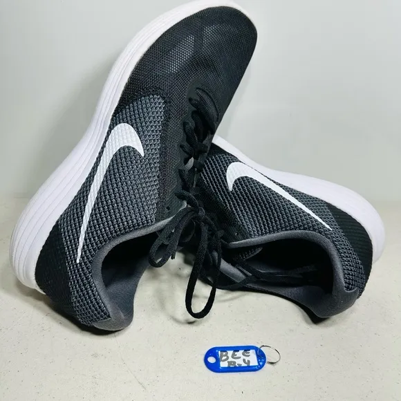 Nike Revolution 3  Mens Black Athletic Running Shoes Sneakers 819300 001  11,5
