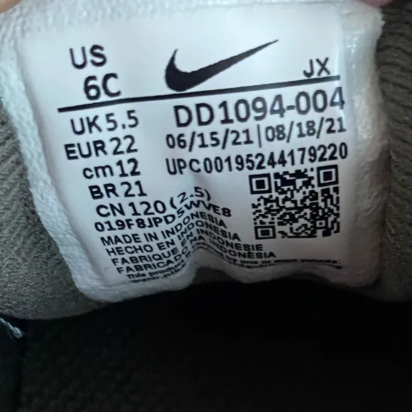 Nike REVOLUTION Gray/ White Athletic Shoes Sneakers - SZ 6 C