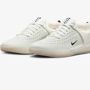 Nike SB Nyjah 3 Skate Shoes. Sneakers women 8 performance outdoor workout white
