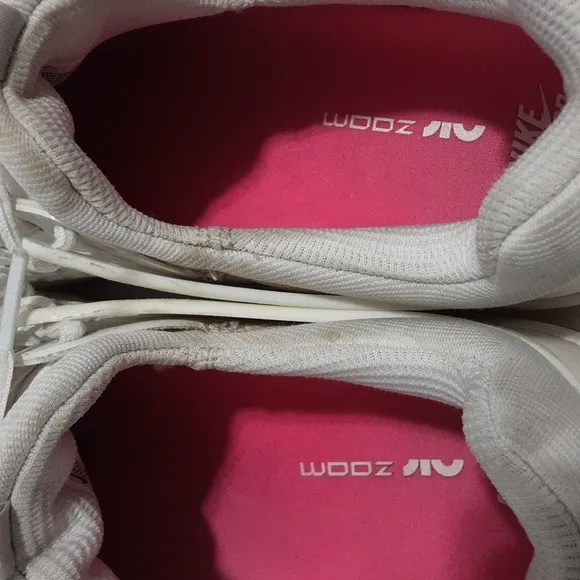 Nike SB Nyjah 3 Skate Shoes. Sneakers women 8 performance outdoor workout white