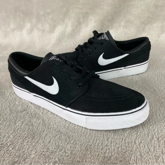 Nike SB Stefan Janoski Boys Kids Sneakers Shoes Size 5 Y Black Suede NEW