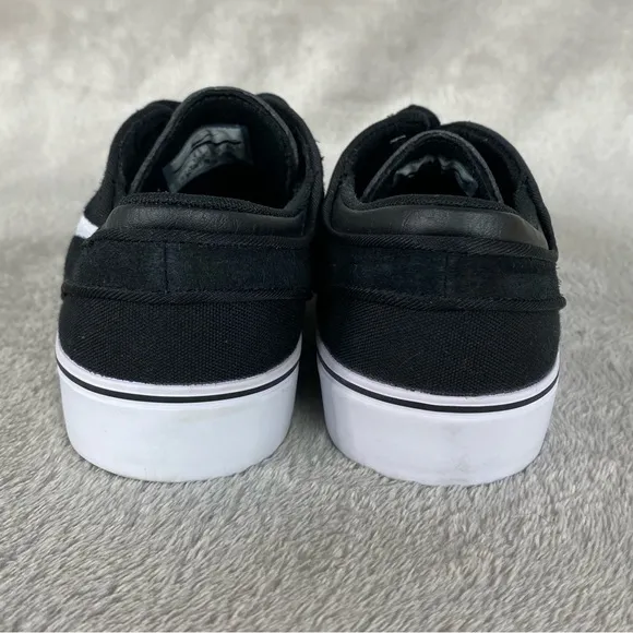 Nike SB Stefan Janoski Boys Kids Sneakers Shoes Size 5 Y Black Suede NEW