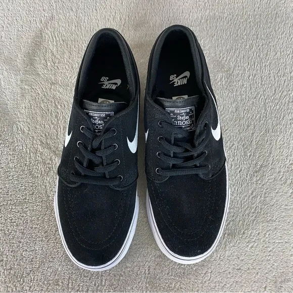 Nike SB Stefan Janoski Boys Kids Sneakers Shoes Size 5 Y Black Suede NEW